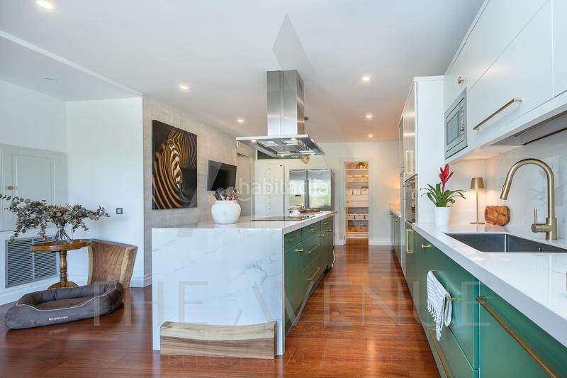 Foto 5fc58a15-a6e2-47b3-a93e-ef2b91c33857. Chalet mit parking in Las Lomas Boadilla del Monte