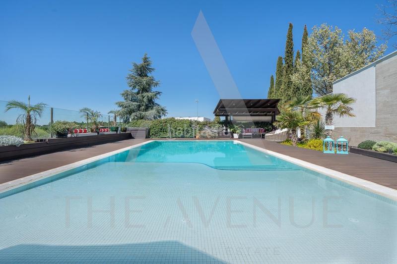 Foto a8582252-42bc-48b6-8e7c-e341f0e40d0d. Chalet mit parking in Las Lomas Boadilla del Monte