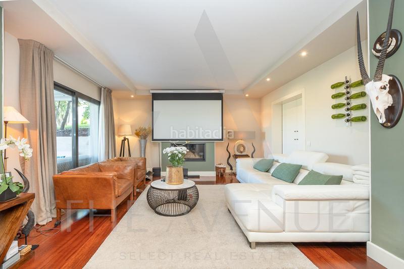 Foto b2a99a56-d93b-49b8-85a8-218fddc3cb10. Chalet con parcheggio in Las Lomas Boadilla del Monte