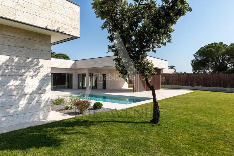 Foto 91c62733-23ae-420d-b8f5-4574c21c7c87. Chalet avec parking piscine dans Las Lomas Boadilla del Monte