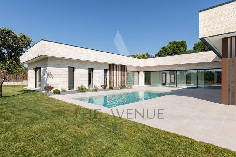 Foto cc26ab7a-3a4b-4102-a7f4-9c34368c7905. Chalet avec parking piscine dans Las Lomas Boadilla del Monte