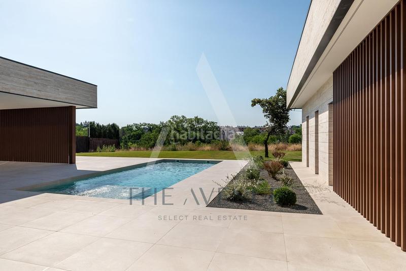 Foto f0652ff9-b4ae-45a8-aa54-4474658d6ff8. Chalet avec parking piscine dans Las Lomas Boadilla del Monte