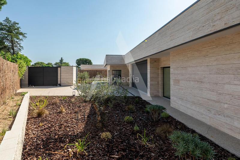 Foto 56901359-716a-4638-80ab-9fe5e5a7a198. Xalet amb aparcament piscina a Las Lomas Boadilla del Monte