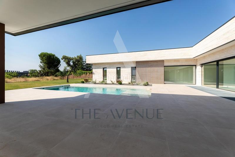 Foto 75c61f6e-d05d-4a1e-84a5-0a1652d08a3c. Xalet amb aparcament piscina a Las Lomas Boadilla del Monte