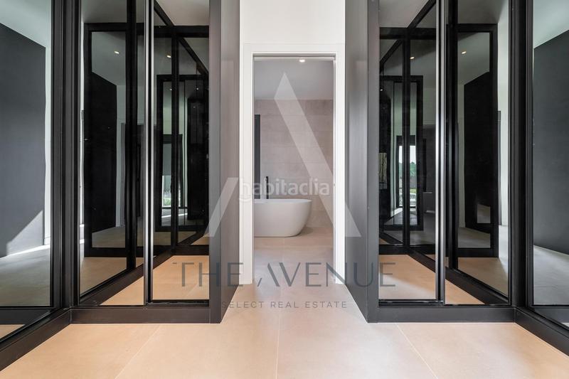 Foto 9bbe58ff-f86b-4f77-8d1e-5e0a393802f0. Xalet amb aparcament piscina a Las Lomas Boadilla del Monte