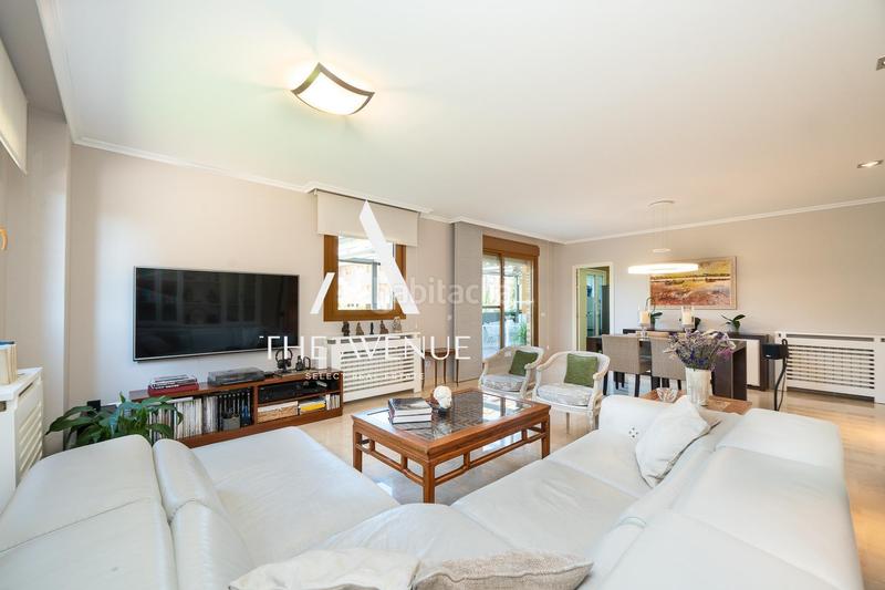 Foto 487f4671-bf78-4bd8-8030-bd133b240cd3. Rez-de-chaussée avec chauffage parking piscine dans Boadilla del Monte