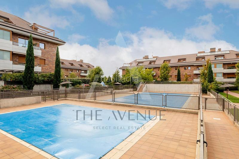 Foto aa21caec-9485-44ae-a485-3fe0b5352040. Attique avec chauffage parking piscine dans Valenoso Boadilla del Monte