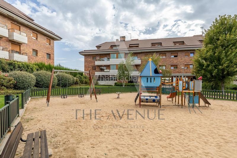Foto cf7ba192-64fe-45a6-af09-910b0c257710. Attique avec chauffage parking piscine dans Valenoso Boadilla del Monte