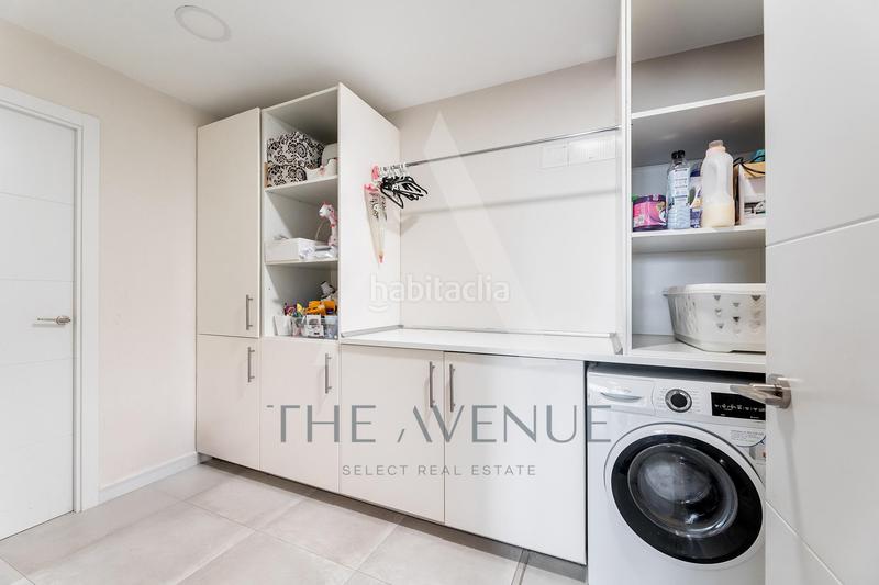 Foto 0eba2230-6f08-4441-80b3-10e560254646. Reihenhaus mit heizung parking pool in Los Satélites-Roza Martín Majadahonda