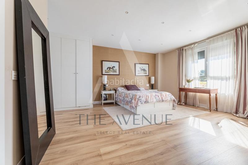 Foto 1db14f37-e877-464b-9028-0bca09236182. Reihenhaus mit heizung parking pool in Los Satélites-Roza Martín Majadahonda