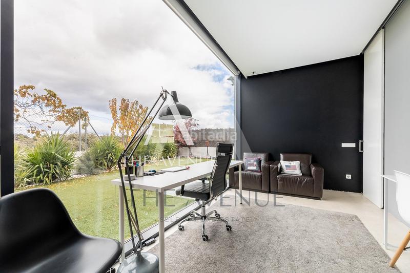 Foto f68bbb40-4d05-4b22-bf95-7360513588f0. Chalet con parcheggio piscina in Valdecabañas Boadilla del Monte