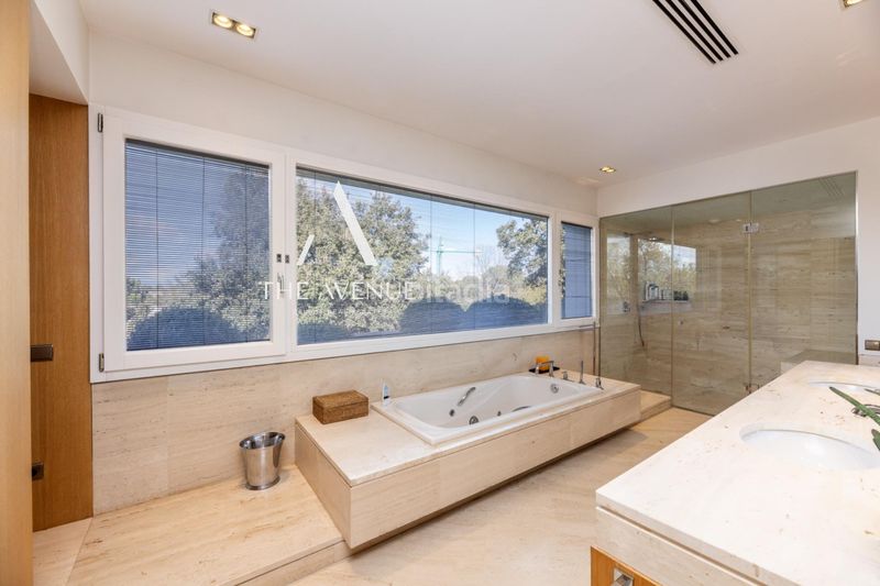 Foto 556c793d-d152-4775-9fb9-ea9746f954ed. Chalet with heating parking pool in La Finca Pozuelo de Alarcón