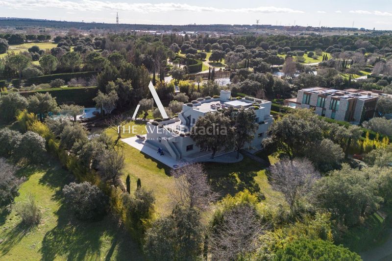 Foto b86350ca-3e9b-49b0-9920-f664a5b01441. Chalet with heating parking pool in La Finca Pozuelo de Alarcón