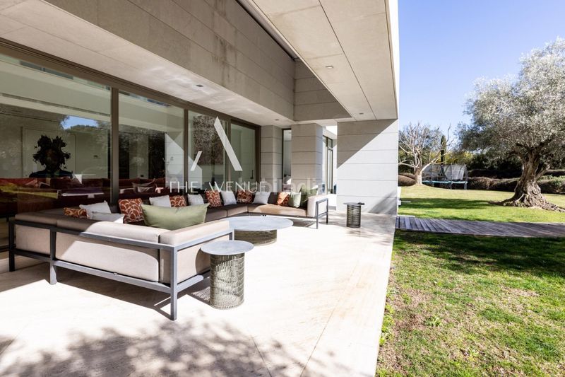 Foto c9e474d9-06fa-4bef-bc53-603150efaf16. Chalet with heating parking pool in La Finca Pozuelo de Alarcón