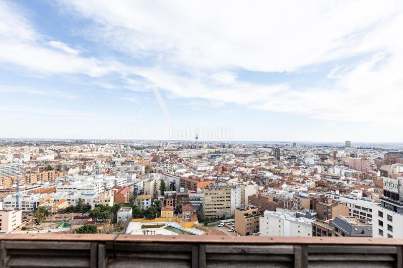 Foto 5ea600f2-ec2c-4bd4-ac9c-8f01b6d15570. Piso en avenida de américa 37 piso en edificio torres blancas en Madrid