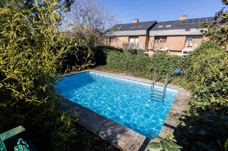 Foto f5abb21f-d9a0-46f1-af4f-1c11c1713795. Casa adossada amb calefacció aparcament piscina a Rozas de Madrid (Las)