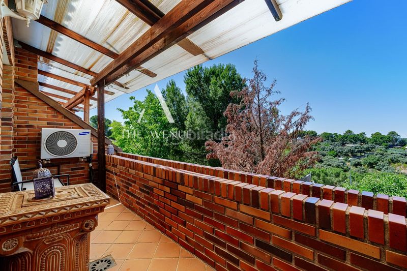 Foto 1c505693-73ae-4959-bda0-87f6a3c6444a. Chalet con parcheggio in El Bosque Villaviciosa de Odón