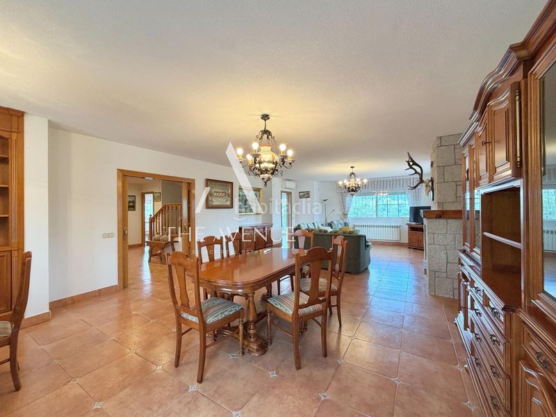 Foto ee7721ec-214e-48fb-95a8-88a9258386ef. Chalet  independiente en Colmenarejo
