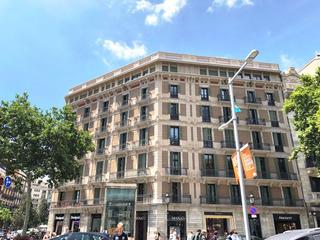 Rent Office space in Passeig de gràcia 43. Bonita oficina reformada para entrar en paseo de gracia, zona pr