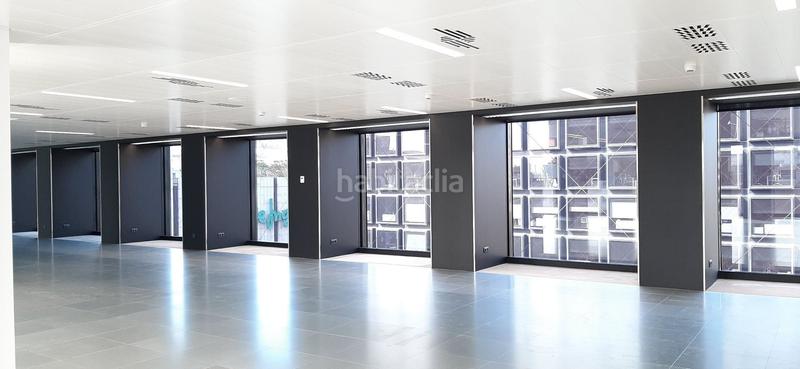 Foto b1c1df3d-7406-4671-a7b2-f5e291d74c4e. Rent office space with heating in Barri de les Corts Barcelona