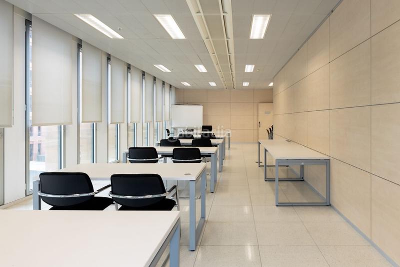 Foto 4243ccc6-e1d0-4f76-8285-309c547fda0c. Rent office space with heating in Santa Eulàlia Hospitalet de Llobregat (L´)