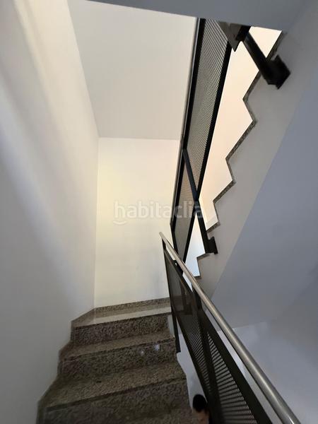 Foto b330ebf1-d480-41b1-80bb-829889789099. Location bureau dans El Remei Badalona