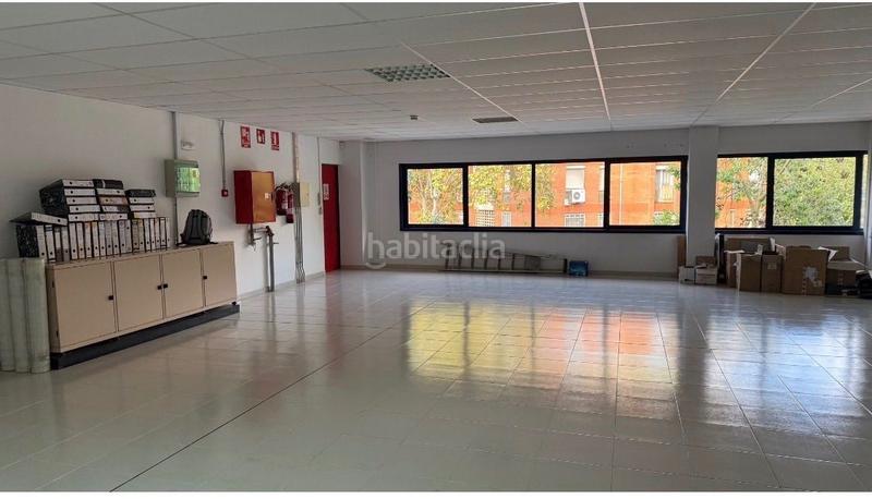 Foto 2cad3ac1-f428-4770-a339-18c5a3f6b27b. Miete büro in El Remei Badalona