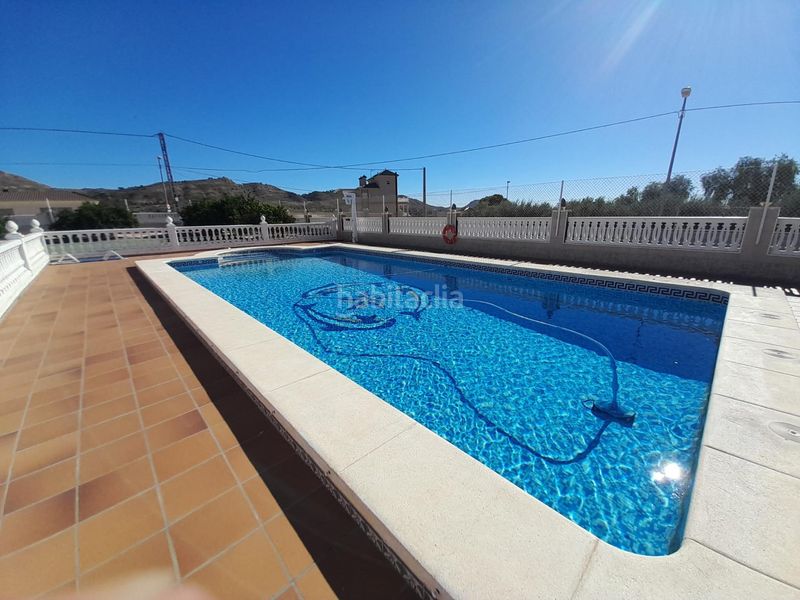 Foto 2a4ac6ec-8448-4b98-b346-115ee7dd7573. Xalet amb calefacció aparcament piscina a Moralet Alicante