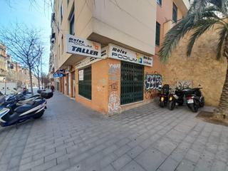 Local Comercial en Campoamor. Tienda y taller de motos en alicante