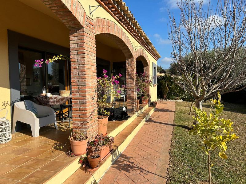 Foto 6807e11b-7d96-44c0-aa30-cebf3fc7d609. Chalet con camino parcheggio piscina in Peralada