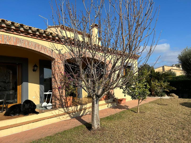 Foto d381be42-a58d-464c-879f-f336a5875eea. Chalet con camino parcheggio piscina in Peralada