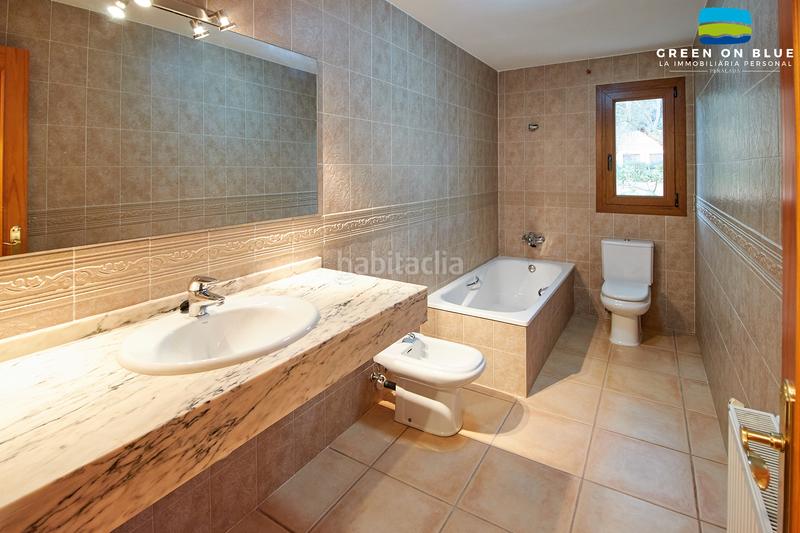Foto 221f35e7-86bb-4879-b4f2-e303bb8425cb. Chalet casa en excelente condición a golf en Peralada
