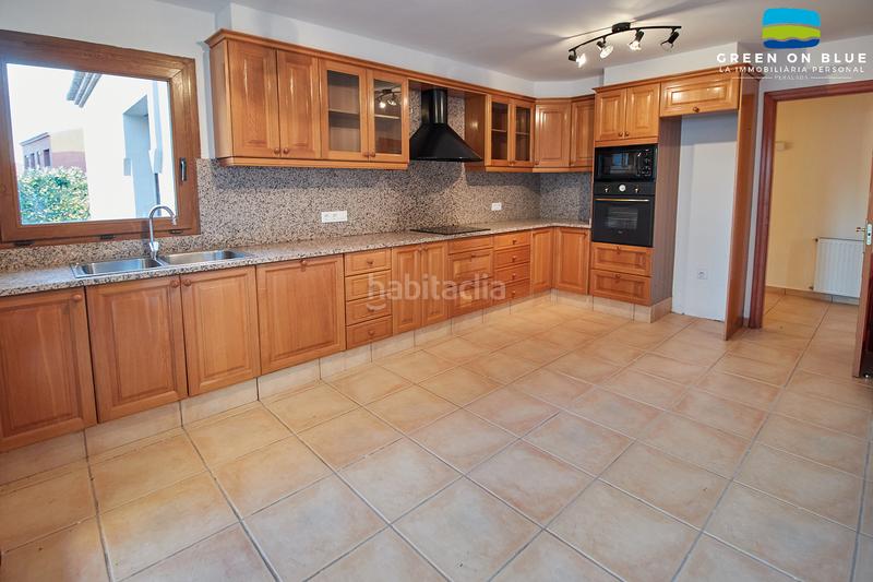 Foto ac0fec84-c2e7-41a1-896e-4e3042e44c3d. Chalet casa en excelente condición a golf en Peralada