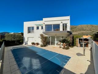 Maison à Colera. Precioso chalet independiente con vistas panorámicas al mar y mo