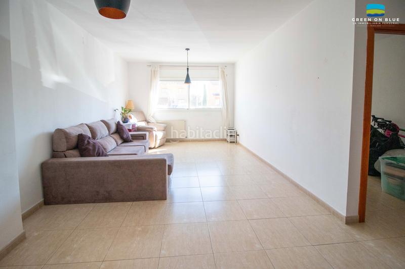 Foto ab0d68c6-a6a4-4525-9497-da9535262d94. Piso  de planta baja en excelente condición, con patio en Peralada