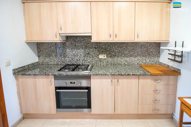 Foto b8437cd6-7935-4cfc-ad7f-4e450abb813d. Piso  de planta baja en excelente condición, con patio en Peralada