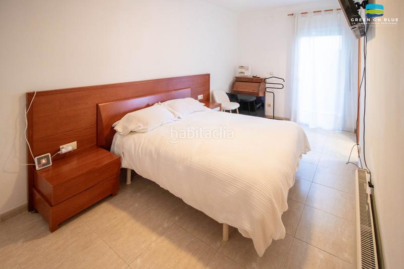 Foto e8f65b18-9332-412c-aa09-0591fd669d43. Piso  de planta baja en excelente condición, con patio en Peralada