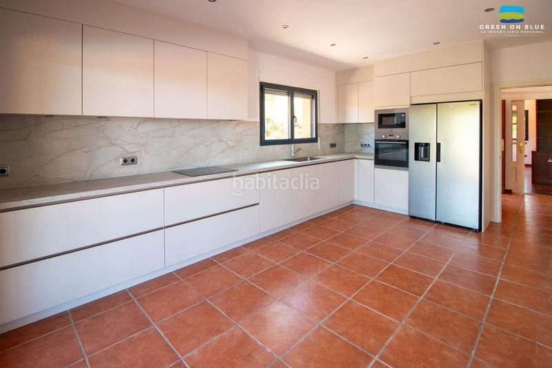 Foto 6e7c2085-9c98-43fe-a392-2aa181bb14c6. Casa con camino riscaldamento parcheggio piscina in Peralada