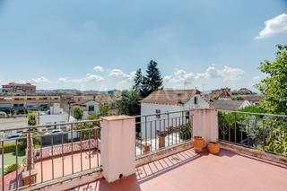 Maison à Canovelles. Hermosa propiedad muy amplia en immejorable zona, de 7 habitacio