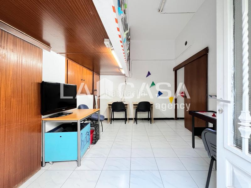 Foto 506126e3-67f4-4834-8e24-e3baef8d7475. Planta baja amplia planta baja con patio privado, de 2 plantas, 2 baños, 3 habitaciones y en inmejorable zona!!! en Badalona