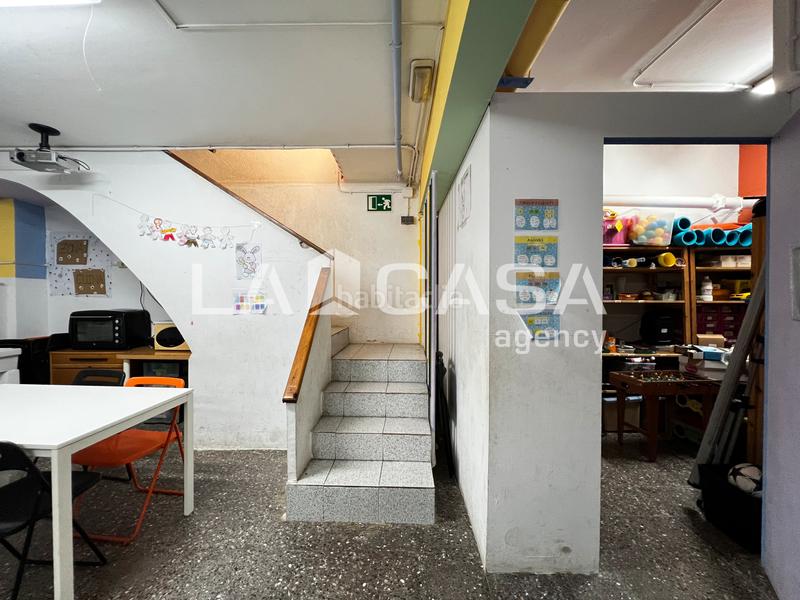 Foto 5daf0873-717e-483d-b977-0b9bb0cf05a0. Planta baja amplia planta baja con patio privado, de 2 plantas, 2 baños, 3 habitaciones y en inmejorable zona!!! en Badalona