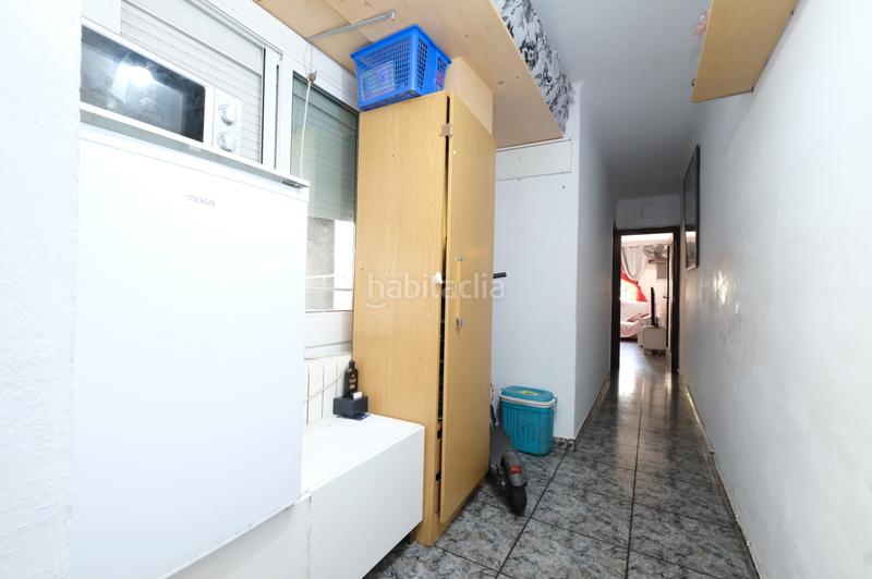 Foto b37eed49-f84e-49a5-a5f3-216d88142339. Piso amplia vivienda muy luminosa, de 4 habitaciones y casi 100m, en inmejorable zona !!! en Barcelona