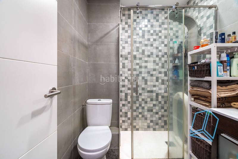 Foto 51b6f8f1-1b80-4d92-9500-79f6e658f15e. Piso hermosa propiedad de casi 90m lista para entrar a vivir, muy luminosa, de 4 habitaciones y con balcón!!! en Cornellà de Llobregat