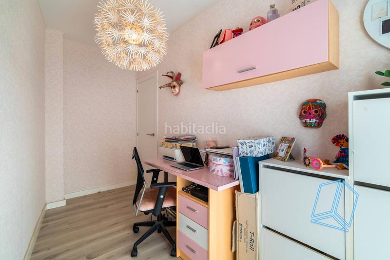 Foto 5d12f4cd-5060-4d3a-980f-25231f630cf8. Piso hermosa propiedad de casi 90m lista para entrar a vivir, muy luminosa, de 4 habitaciones y con balcón!!! en Cornellà de Llobregat