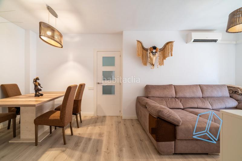 Foto 85118a46-1fa8-437e-a10a-d9ec3b20b49d. Piso hermosa propiedad de casi 90m lista para entrar a vivir, muy luminosa, de 4 habitaciones y con balcón!!! en Cornellà de Llobregat