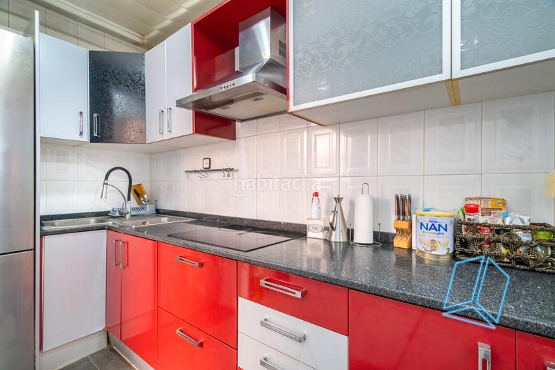 Foto ee0fe6c2-4b51-4e71-ae7f-52aedd6f5edd. Piso hermosa propiedad de casi 90m lista para entrar a vivir, muy luminosa, de 4 habitaciones y con balcón!!! en Cornellà de Llobregat