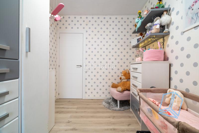 Foto fb47bc14-0114-44b9-8d3f-b8fb087a8b00. Piso hermosa propiedad de casi 90m lista para entrar a vivir, muy luminosa, de 4 habitaciones y con balcón!!! en Cornellà de Llobregat