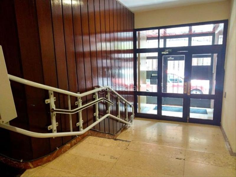 Foto b9ef1174-941f-4632-aac4-cfbbc36a5407. Piso hermosa propiedad en inmejorable zona , de casi 100m, 3 habitaciones, con ascensor y balcón!!! en Barcelona