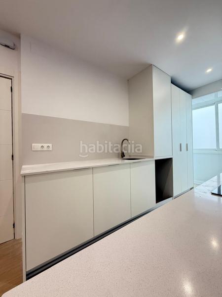 Foto 8dec2b51-6a23-4379-a820-8b7af694c7a9. Piso hermosa vivienda completamente refromada a estrenar de más de 100m, 3 habitaciones, 2 baños, con ascensor y 2 balcones!!! en Barcelona