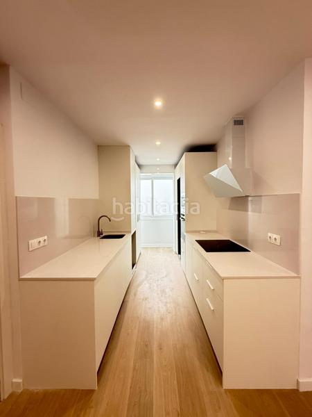 Foto e84892f6-cbe3-4512-8301-d57df10a0f32. Piso hermosa vivienda completamente refromada a estrenar de más de 100m, 3 habitaciones, 2 baños, con ascensor y 2 balcones!!! en Barcelona